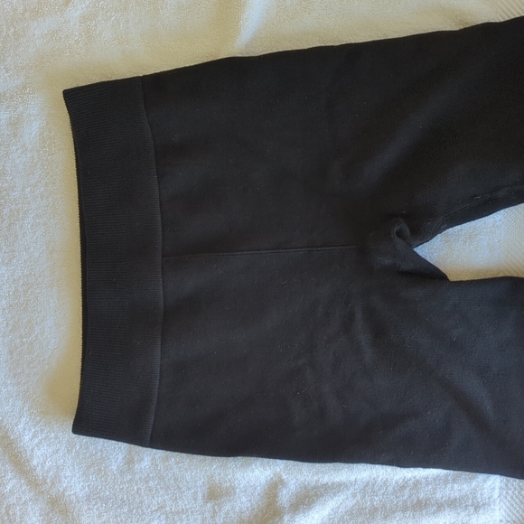 Fabletics Biker Shorts - Picture 1 of 3